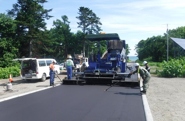 舗装工事の様子