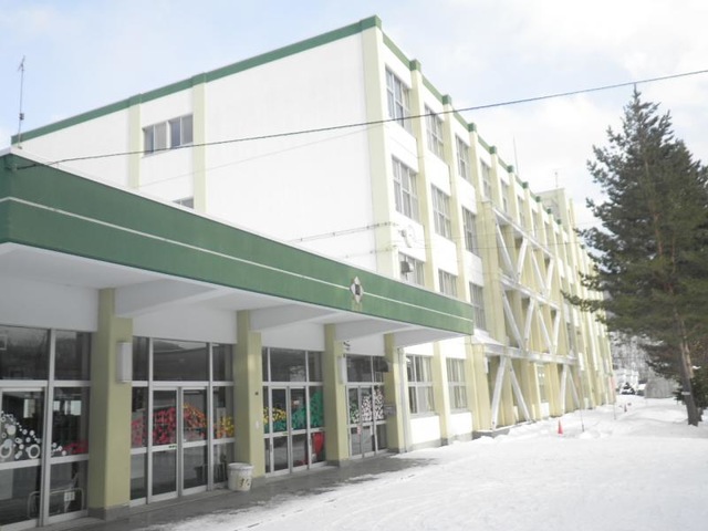 福井野小学校　徒歩約5分